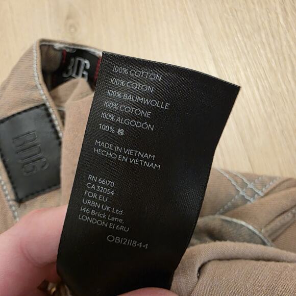 BDG Tan High Rise Extreme Baggy Cropped Raw Hem Streetwear Jeans Size 26 - Picture 6 of 9